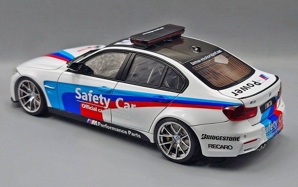 KITBOX-PZY - 1/24 BMW M3 (F80) DELUXE EDITION